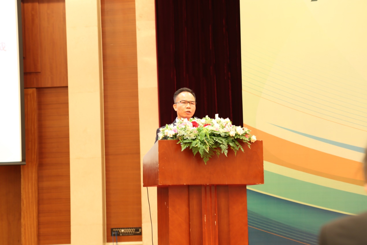 黑料不打烊
副总裁赖志强